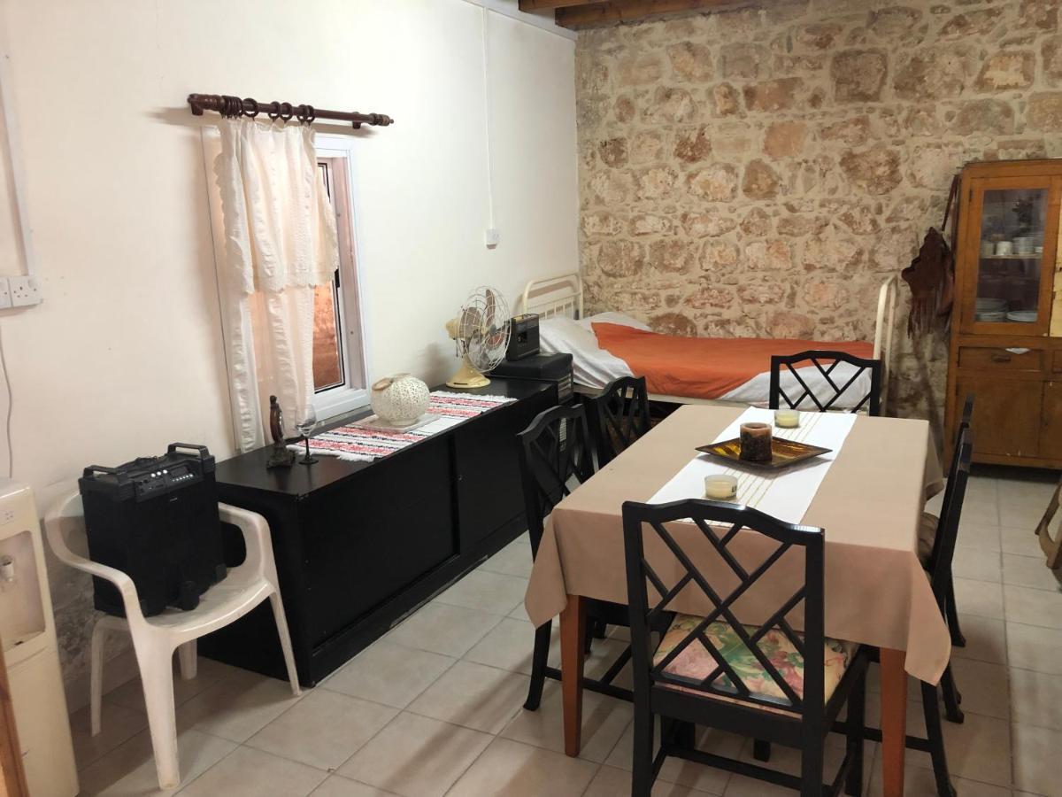 Friendly Villagehouse Paphos Exterior photo